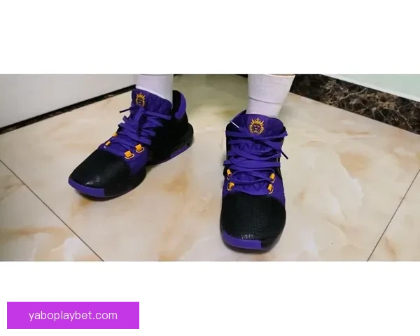 詹姆斯对魔术历史出场王纪念鞋 1612数字见证辉煌里程碑